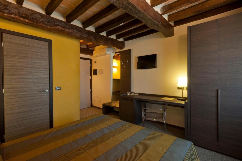 Rivalta  Locanda Sant'Ambrogio חדר תמונה
